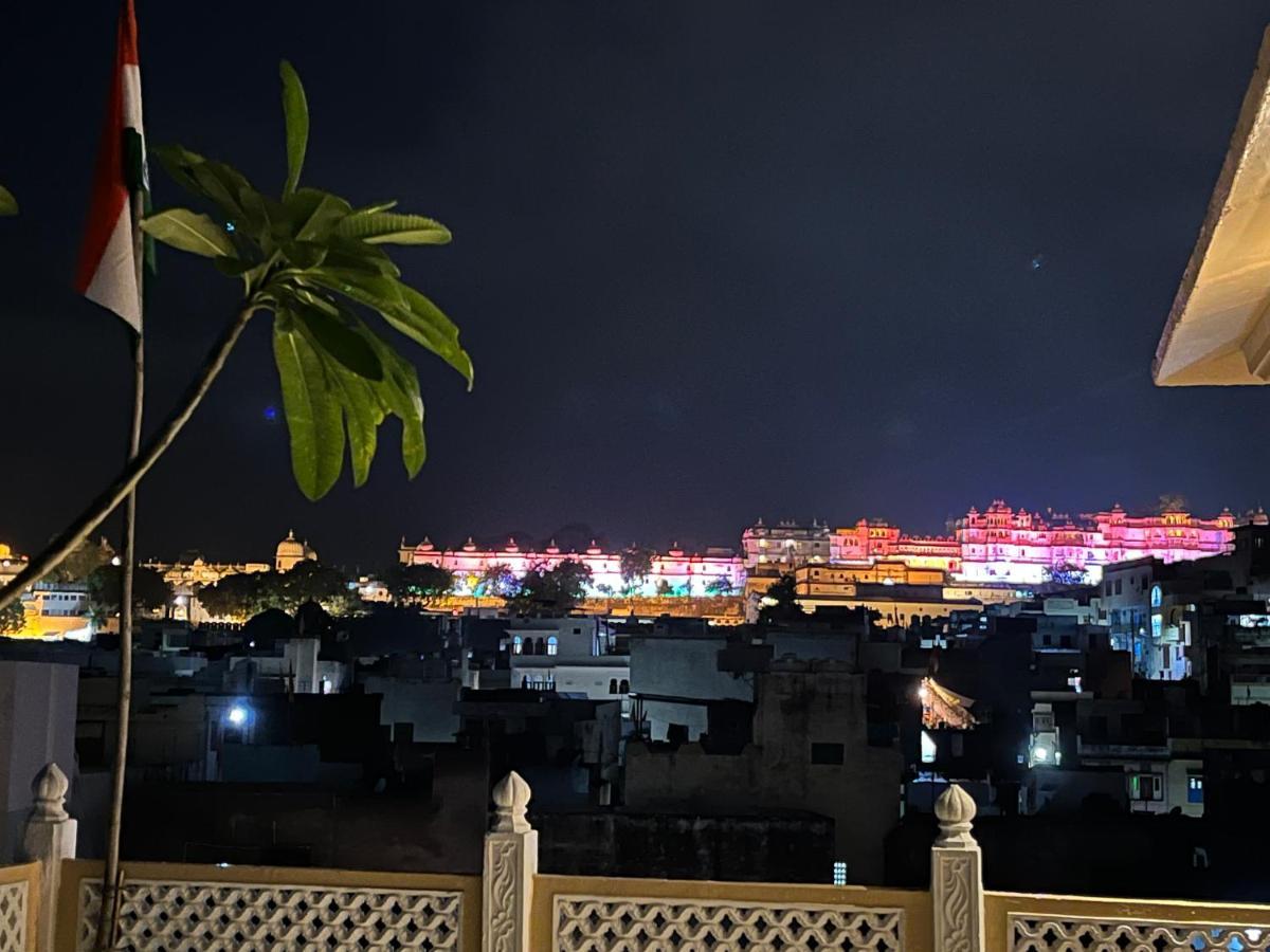 Petal Of Mewar - A Luxury Boutique Hotel Удайпур Екстериор снимка