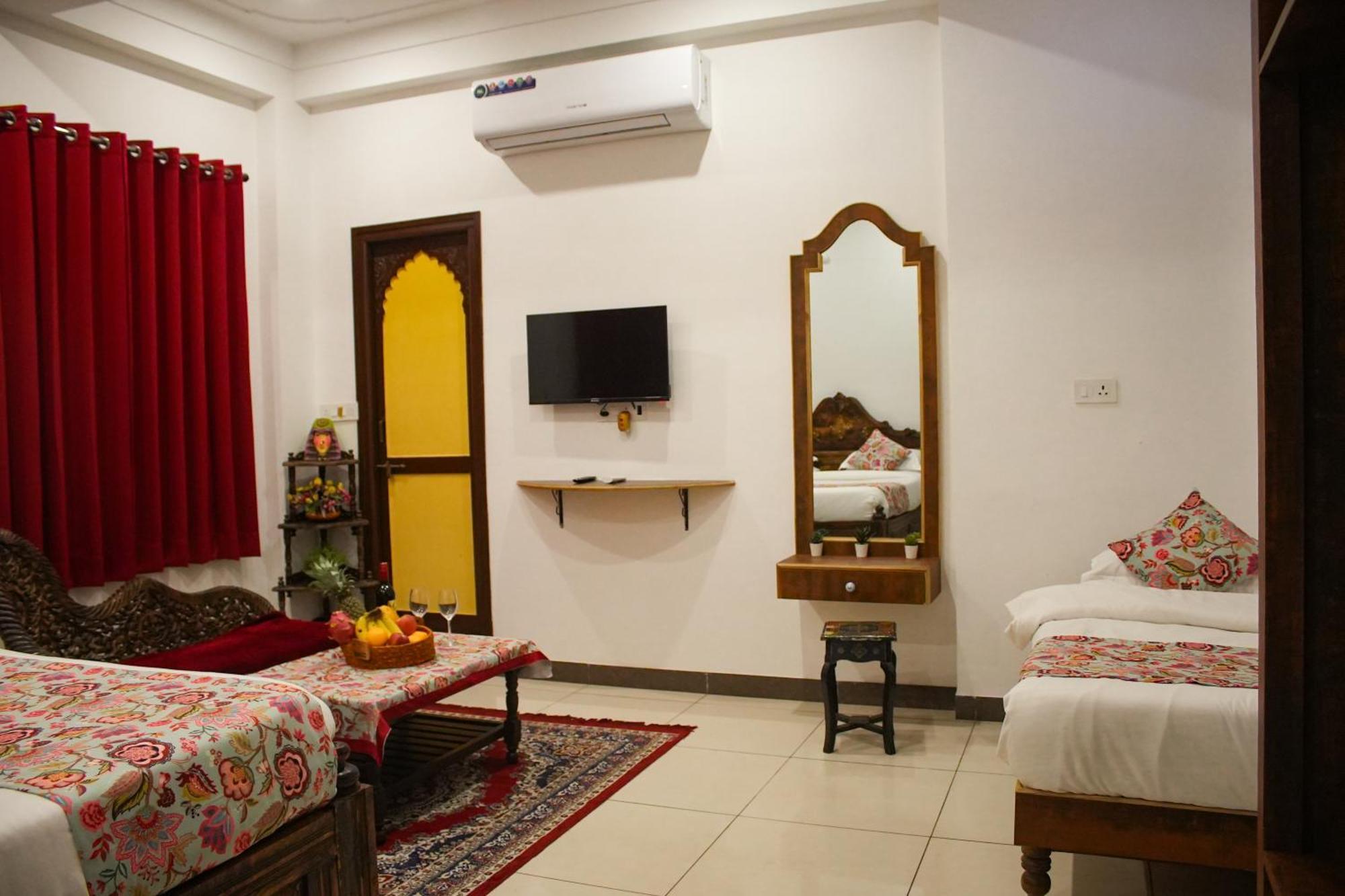 Petal Of Mewar - A Luxury Boutique Hotel Удайпур Екстериор снимка