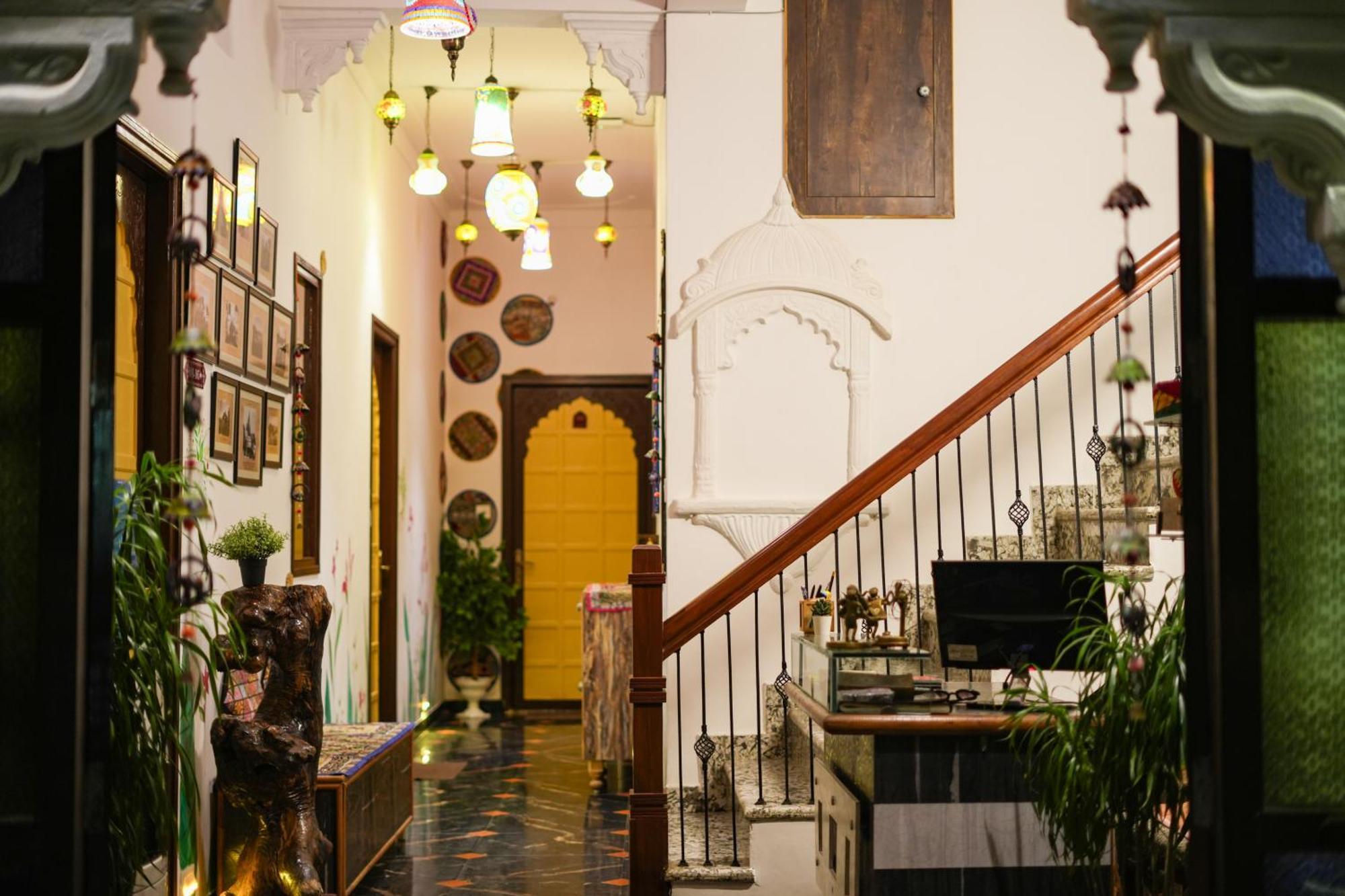 Petal Of Mewar - A Luxury Boutique Hotel Удайпур Екстериор снимка