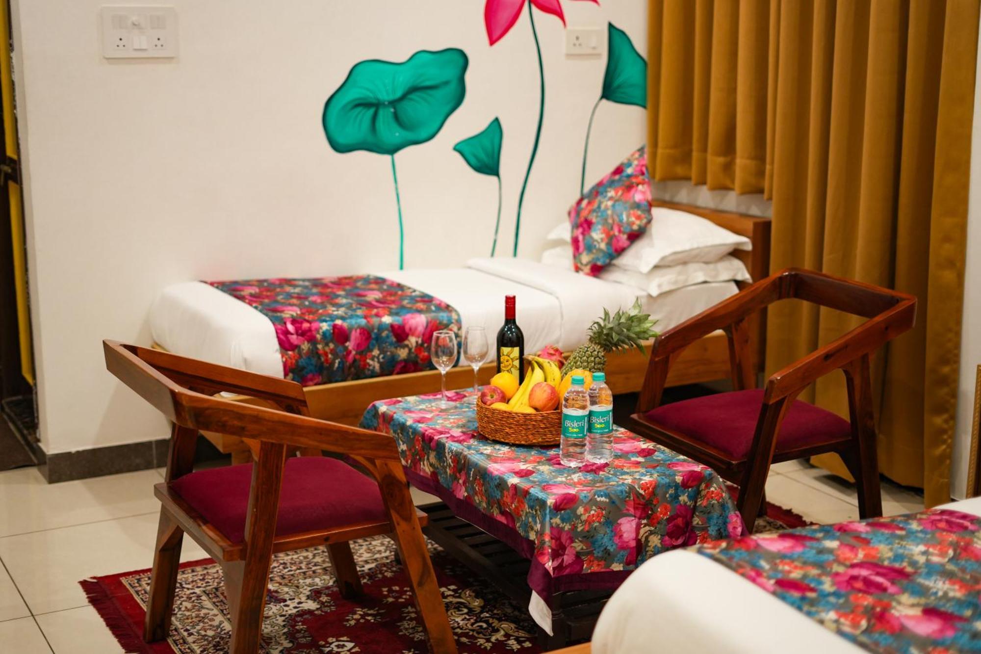 Petal Of Mewar - A Luxury Boutique Hotel Удайпур Екстериор снимка